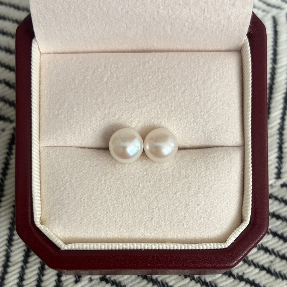 Classic 7.5-8mm White Pearl Stud Earrings - Elegant Women’s Jewelry